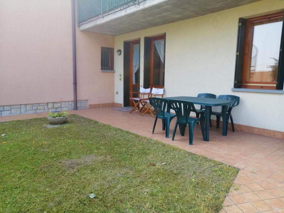 IseoLakeRental - Appartamento Chiara Riva di Solto Bagian luar foto